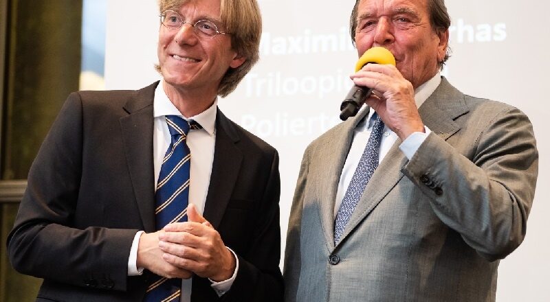 Gerhard Schröder, Schirmherr der Initiative Hilfe für Menschen mit ALS, und Prof. Dr. Thomas Meyer auf der ALS-Nacht 2019
