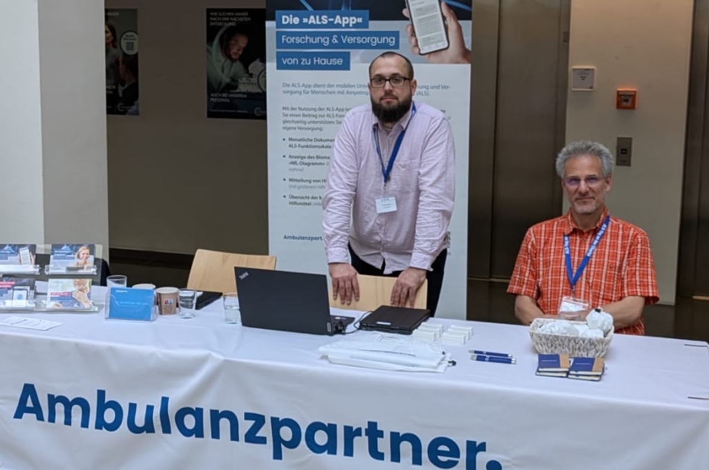 Amyotrophe-Lateralsklerose-als-ALS-Tag-Charite-Berlin-ALS-Ambulanz-2025-Infostand-ALS-App-Berram Walter-Felix-Kolzarek